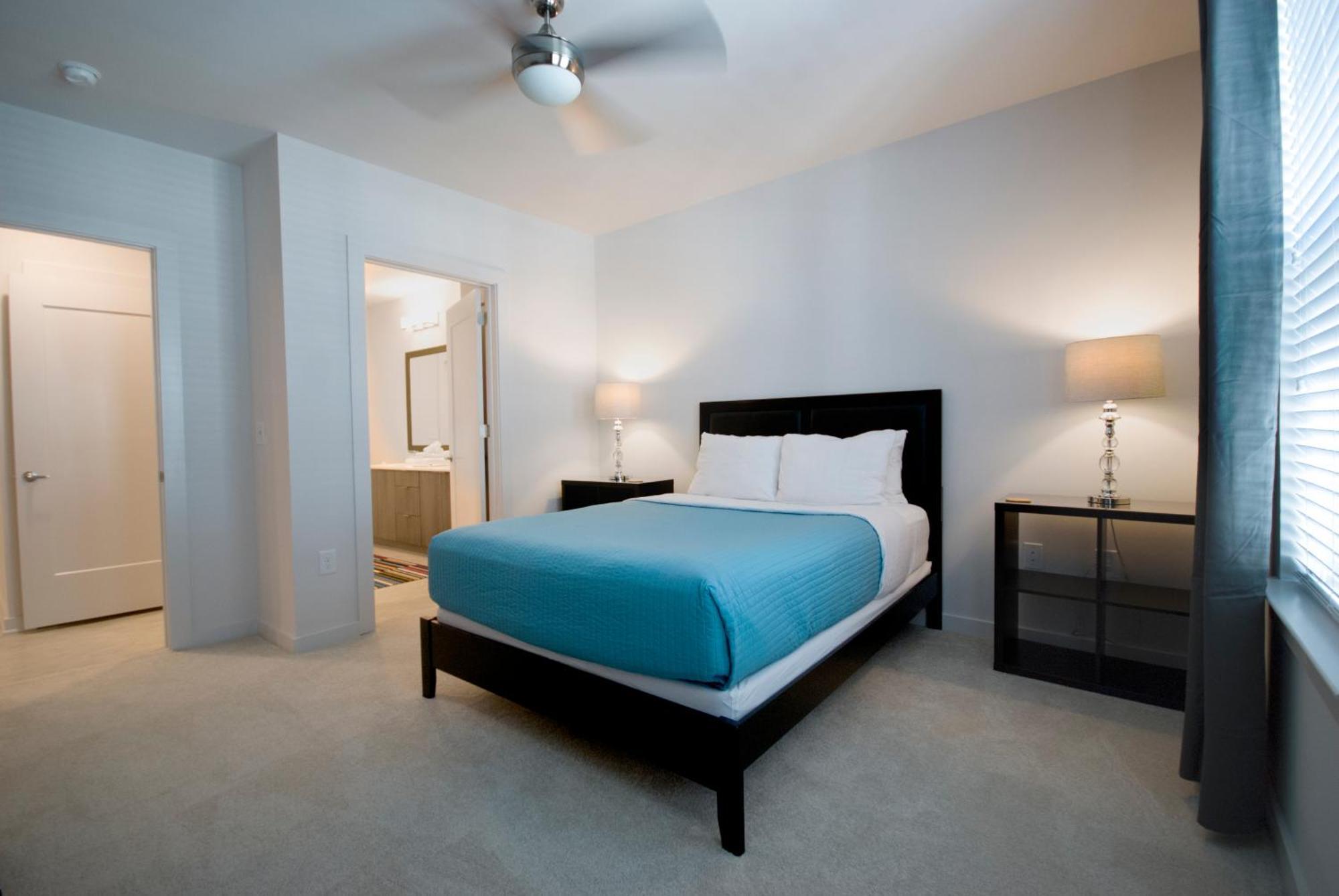 Spectacular Apartments By Bca Furnished Apartments Atlanta Room photo